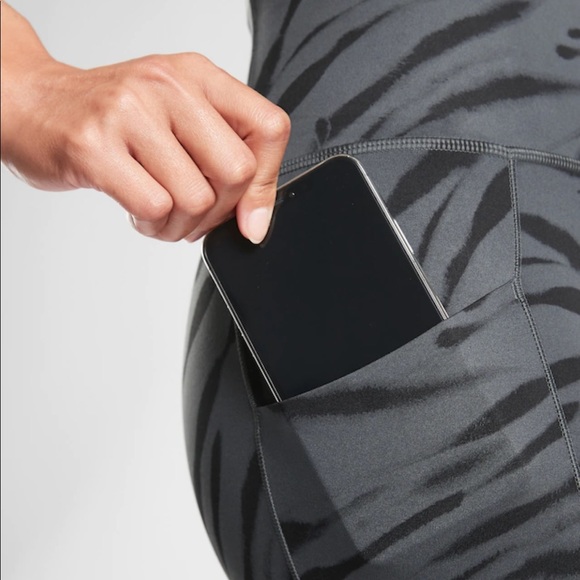 NWT Athleta Salutation Zebra Legging XS - Picture 2 of 11